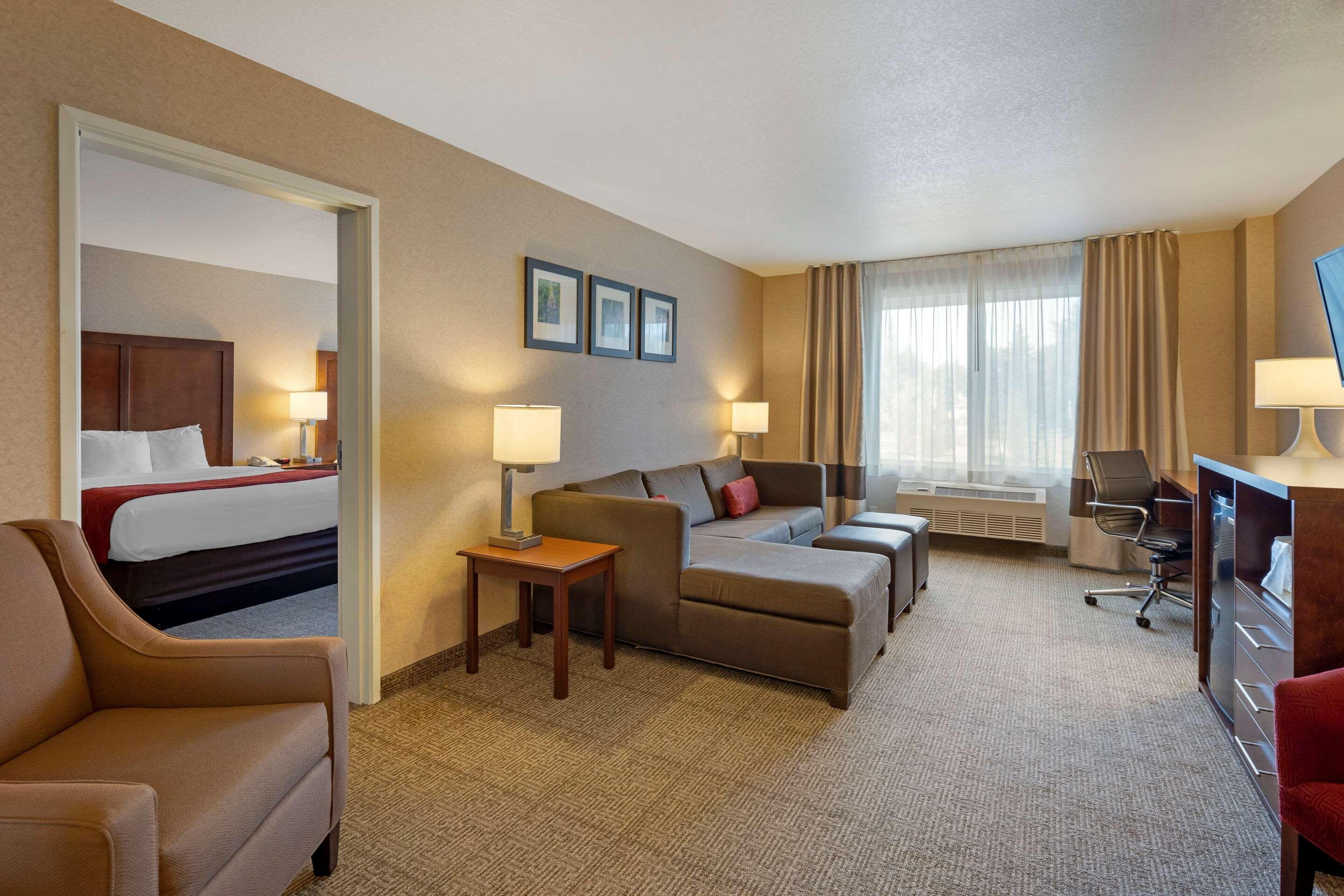 Comfort Suites Anchorage International Airport Экстерьер фото