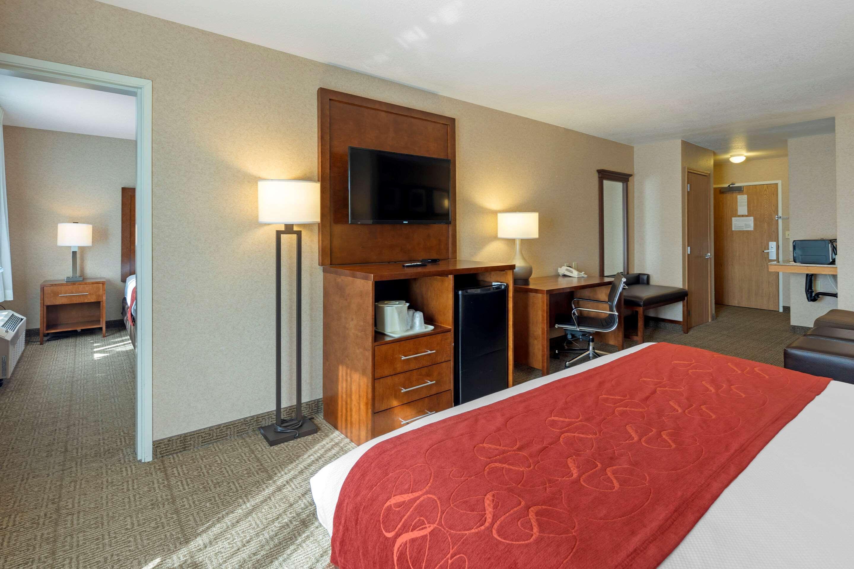 Comfort Suites Anchorage International Airport Экстерьер фото