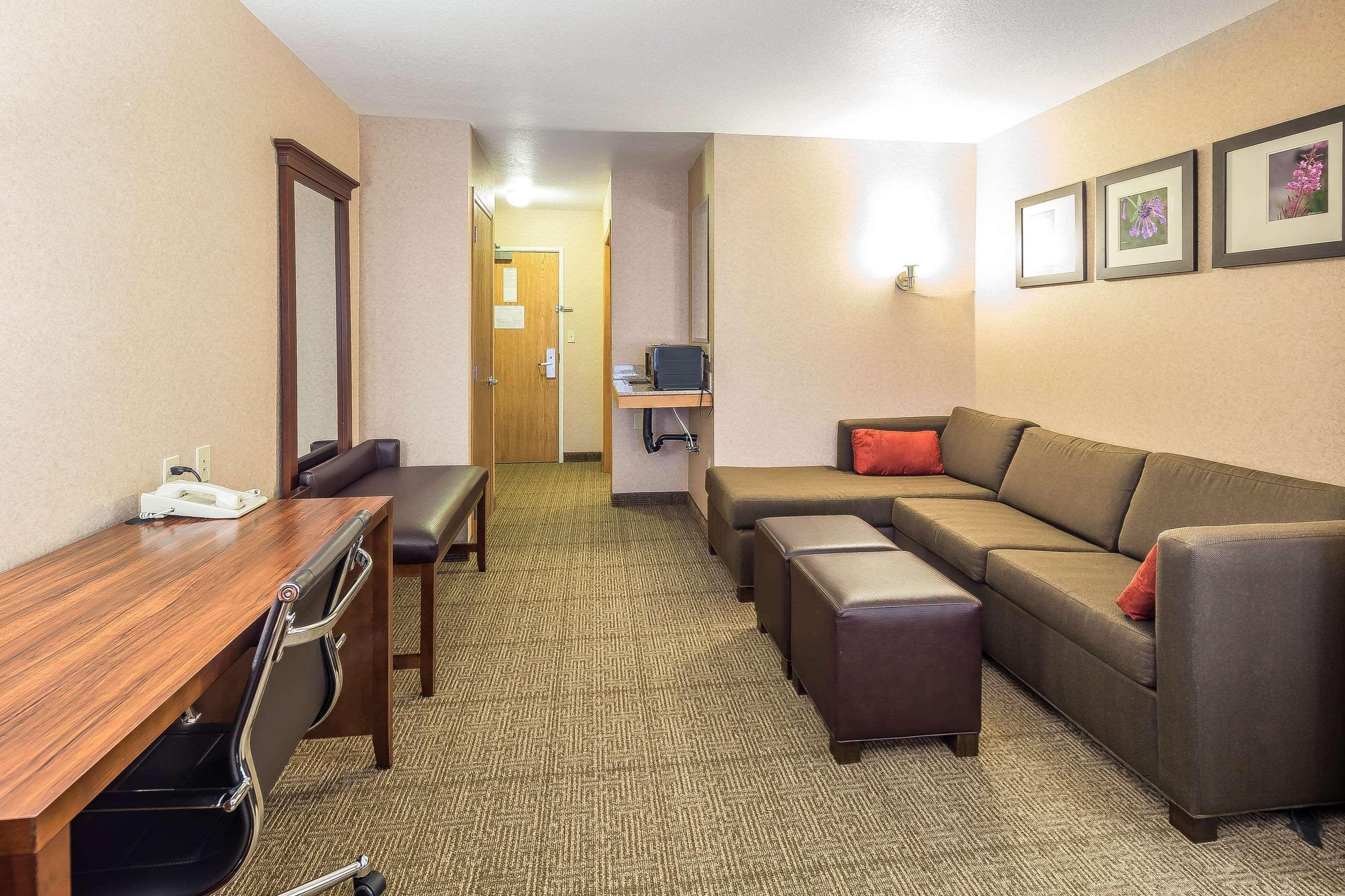 Comfort Suites Anchorage International Airport Экстерьер фото